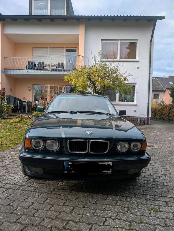 Grün Gebraucht 1992 BMW 530 Basis Limousine | 8.499 € - Bild 1/4