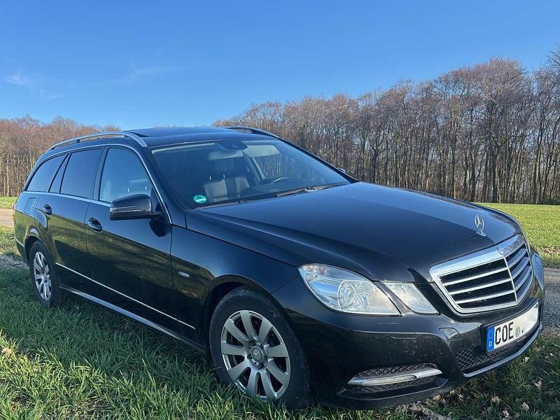 Gebraucht Mercedes E200 Avantgarde 136 PS (100 kW) 2011 Schwarz Kombi