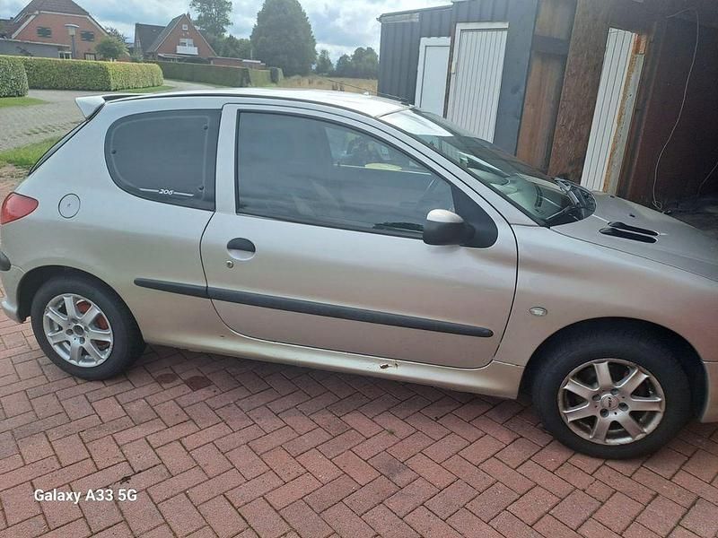 Grau Gebraucht 2005 Peugeot 206 Filou Limousine | 600 € (Guter Preis) - Bild 1/4