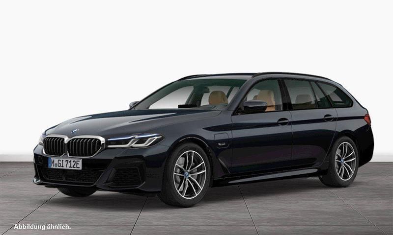 M carbonschwarz Gebraucht 2022 BMW 530e M Sport Kombi | 29.970 € (Superpreis) - Bild 1/4