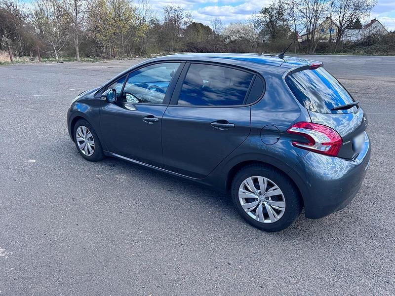 Gebraucht Peugeot 208 92 PS (67 kW) 2013 Grau Kleinwagen