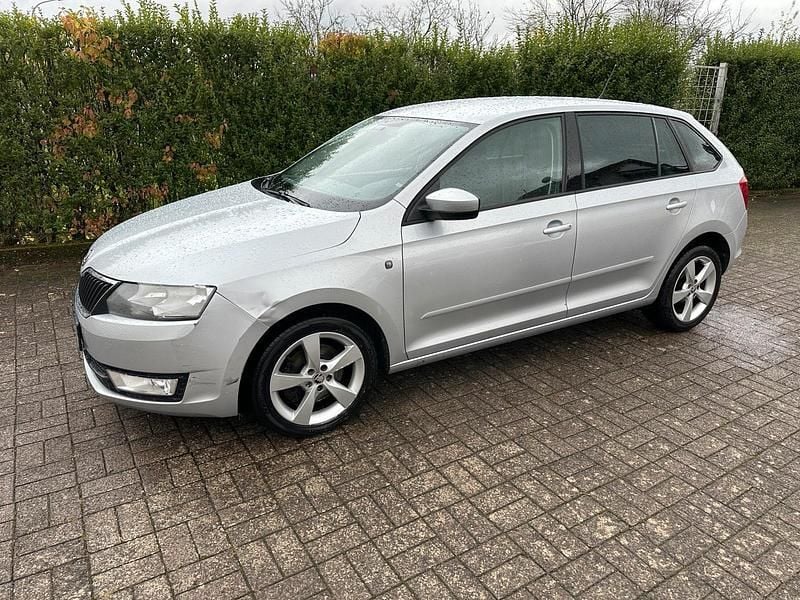 Gebraucht Skoda Rapid 105 PS (77 kW) 2014 Silber Kleinwagen