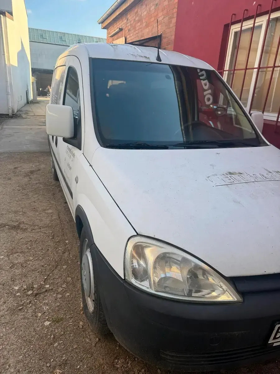 Gebraucht Opel Combo 72 PS (52 kW) 2006 Weiß Van / Kleinbus