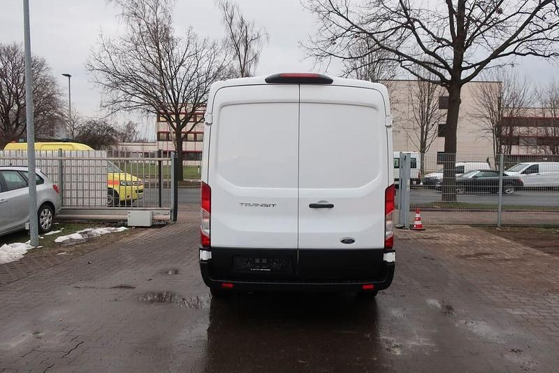 Gebraucht Ford Transit Trend 131 PS (96 kW) 2020 Weiß Limousine