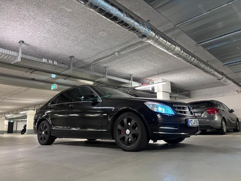 Schwarz Gebraucht 2010 Mercedes C220 Avantgarde Limousine | 8.999 € (Fairer Preis) - Bild 1/4