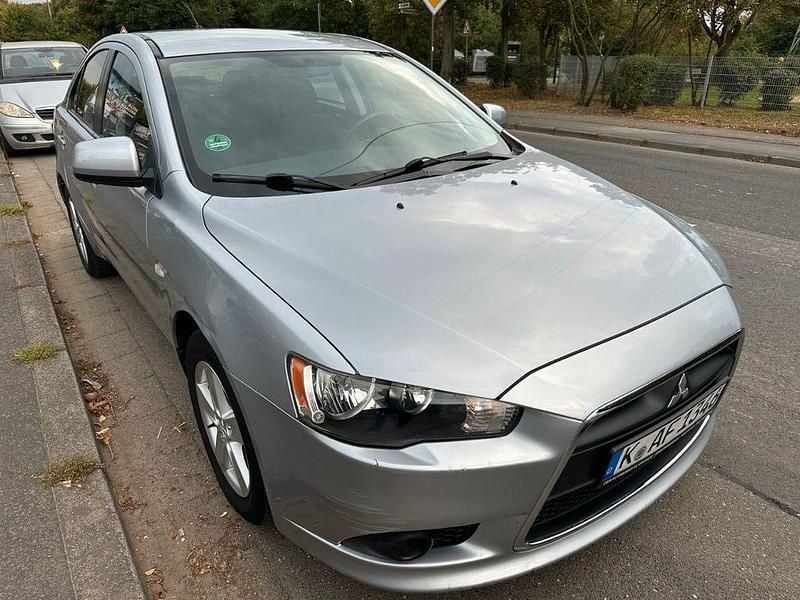 Silber Gebraucht 2009 Mitsubishi Lancer Sportback Invite Limousine | 3.499 € (Fairer Preis) - Bild 1/4