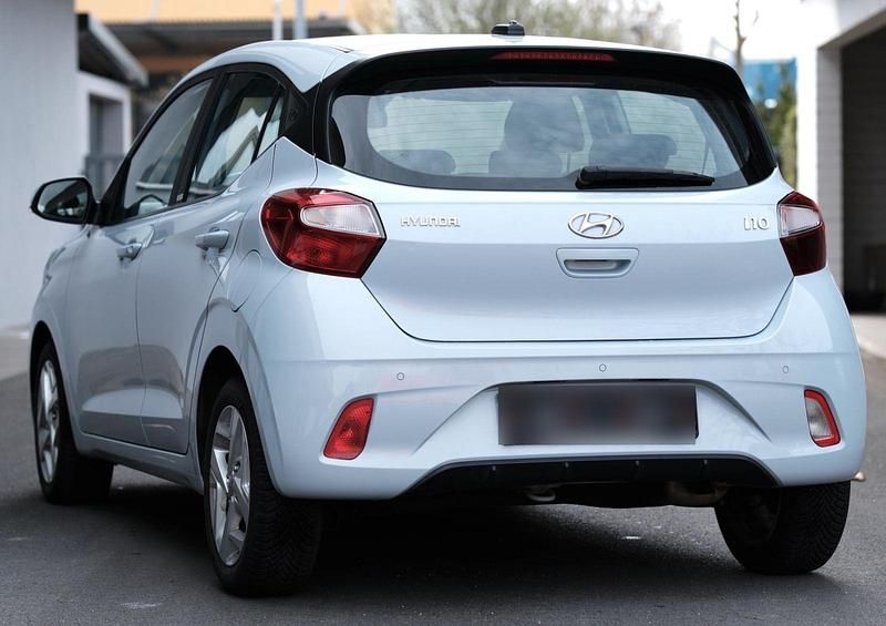 Gebraucht Hyundai i10 Trend 84 PS (61 kW) 2020 Weiß Kleinwagen