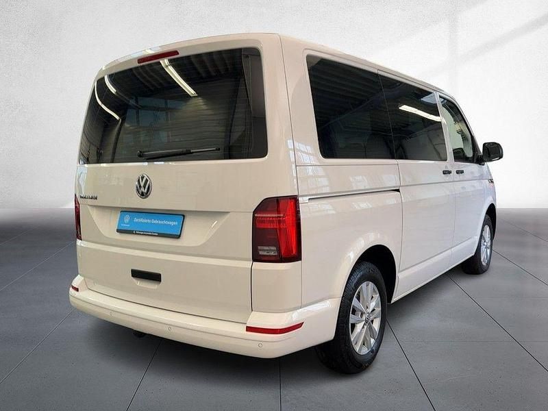 Gebraucht VW Multivan Trendline 150 PS (110 kW) 2021 Candyweiß Van