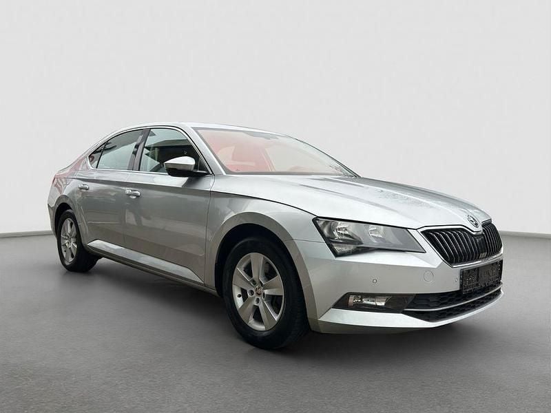 Gebraucht Skoda Superb Ambition 125 PS (91 kW) 2016 Silber Limousine