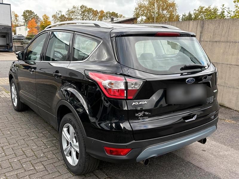 Gebraucht Ford Kuga 120 PS (88 kW) 2018 Schwarz SUV