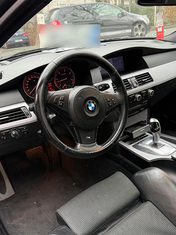 Gebraucht BMW 525 M Sport 197 PS (144 kW) 2008 Schwarz Limousine