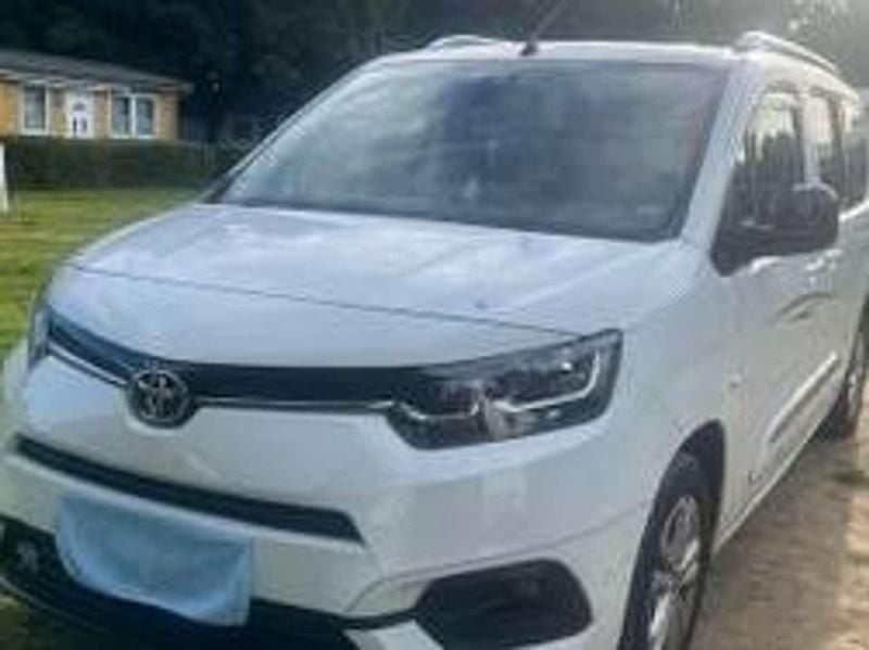 Gebraucht Toyota Proace Verso City 131 PS (96 kW) 2022 Weiß Kombi