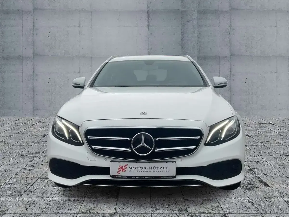 Gebraucht Mercedes E200 Avantgarde 150 PS (110 kW) 2019 Weiß Kombi