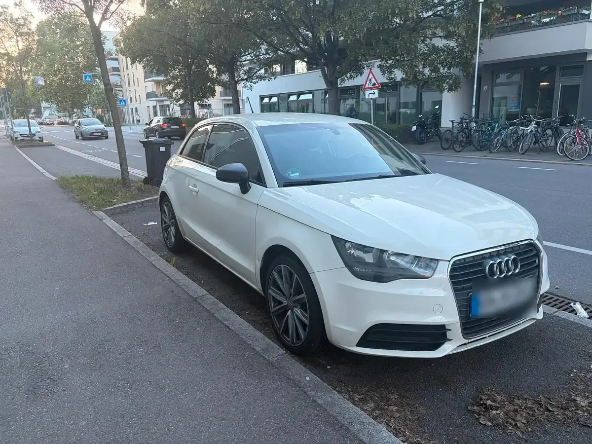 Gebraucht Audi A1 Basis 122 PS (89 kW) 2011 Weiß Kleinwagen