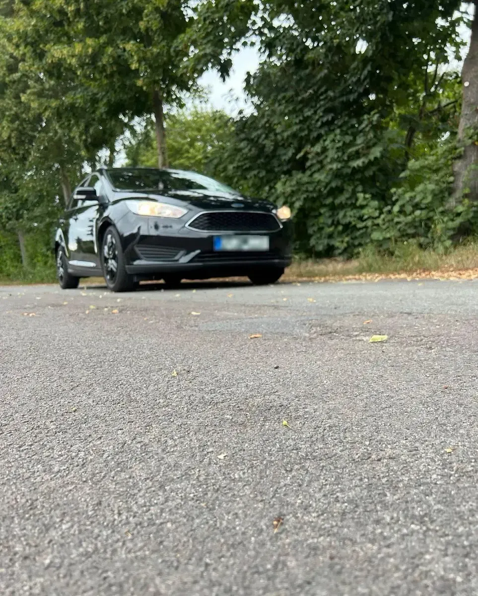 Gebraucht Ford Focus 125 PS (91 kW) 2015 Schwarz Kombi