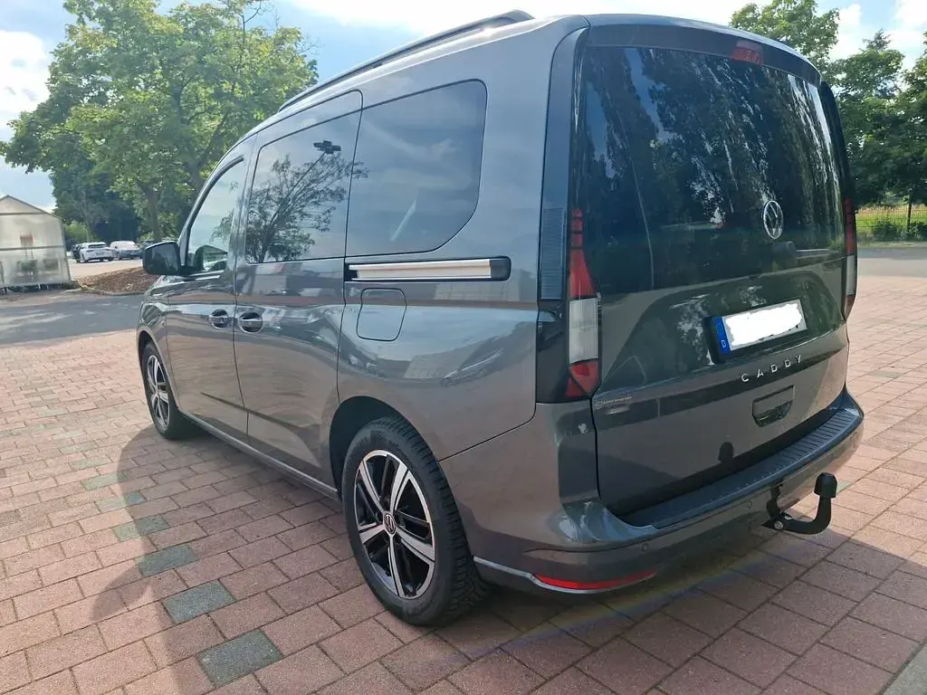 Gebraucht VW Caddy 122 PS (89 kW) 2024 Grau Van / Kleinbus