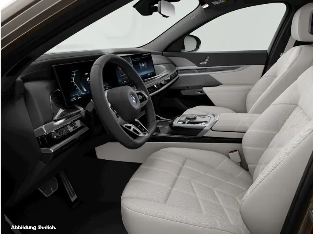 Gebraucht BMW M760e 571 PS (419 kW) 2025 Grau Limousine