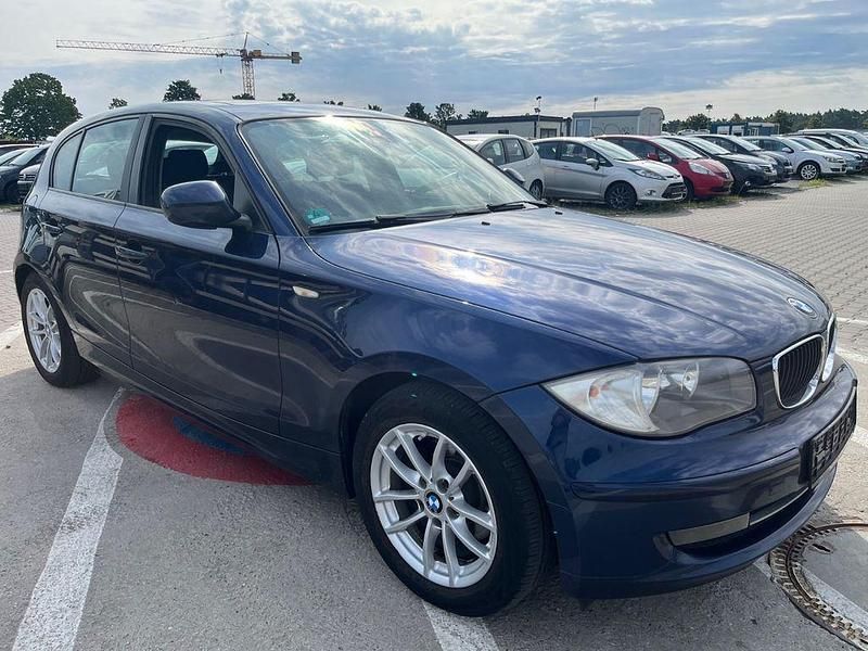 Blau Gebraucht 2009 BMW 118 Advantage Kleinwagen | 3.799 € (Fairer Preis) - Bild 1/4