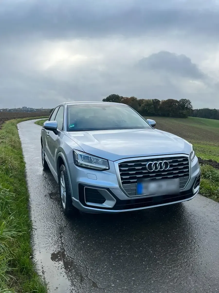 Usata Audi Q2 150 CV (110 kW) 2019 Argento SUV