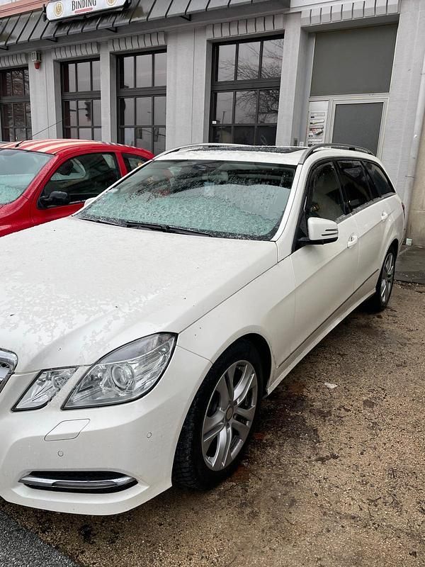 Gebraucht Mercedes E300 231 PS (169 kW) 2012 Weiß Kombi