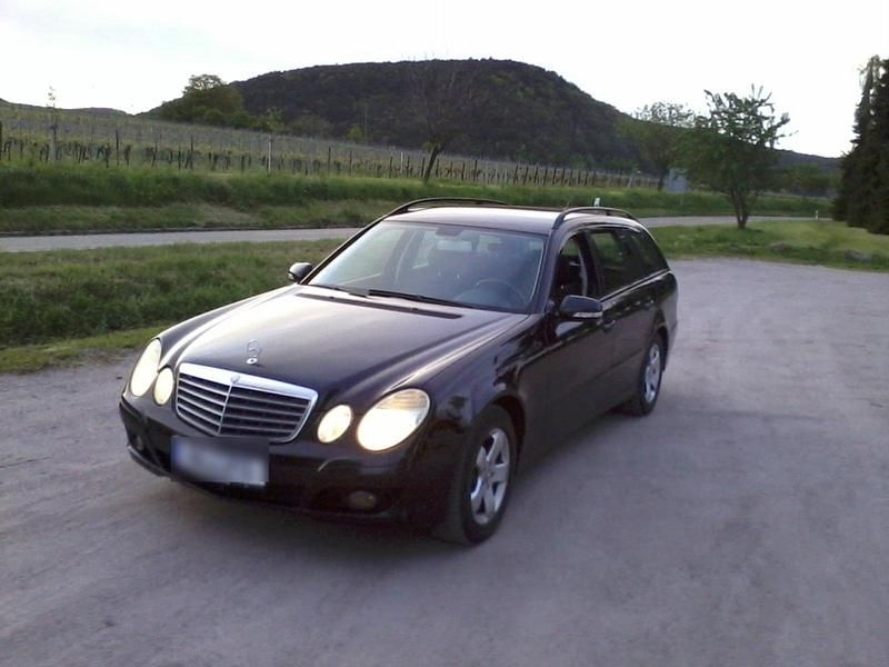 Schwarz Gebraucht 2009 Mercedes 200 Classic Kombi | 3.950 € - Bild 1/4