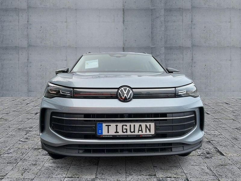 Neu VW Tiguan Life 150 PS (110 kW) 2025 Silber SUV