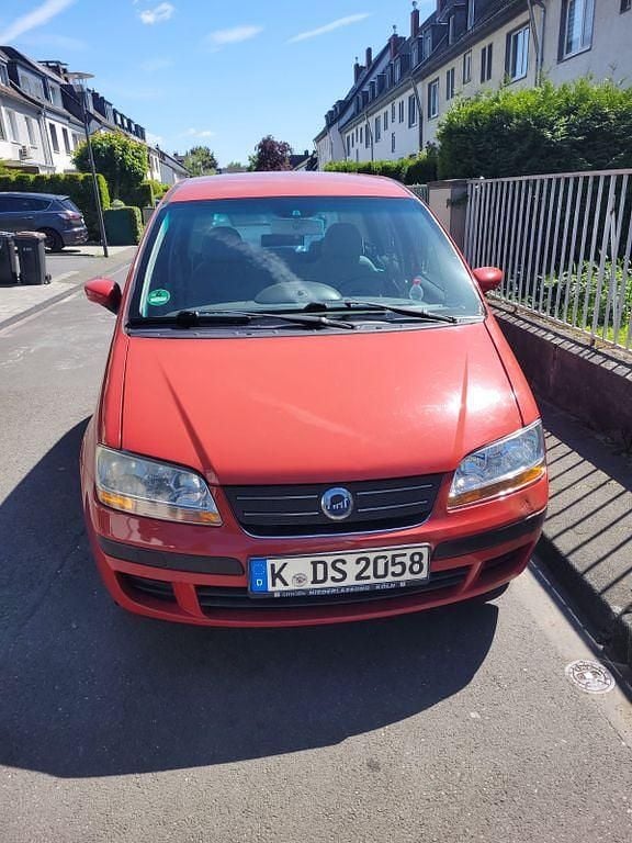Gebraucht Fiat Idea Dynamic 95 PS (69 kW) 2004 Rot Van / Kleinbus