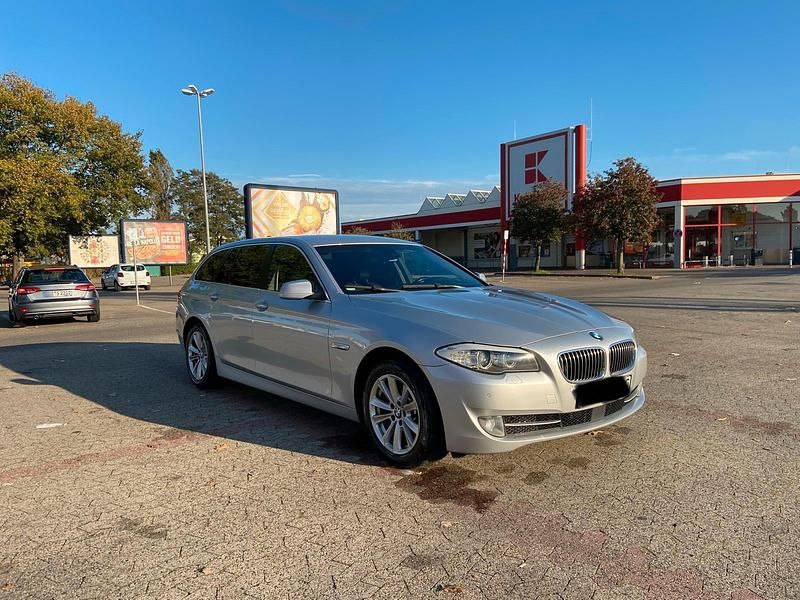 Gebraucht BMW 530 245 PS (180 kW) 2011 Silber Kombi
