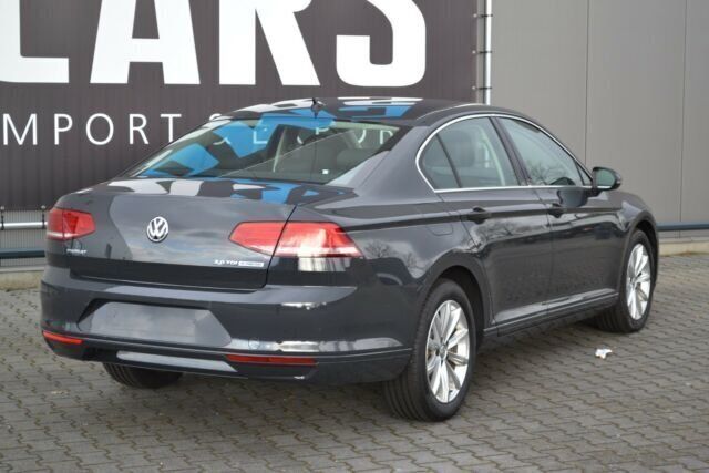 Gebraucht VW Passat Comfortline 150 PS (110 kW) 2015 Grau Limousine