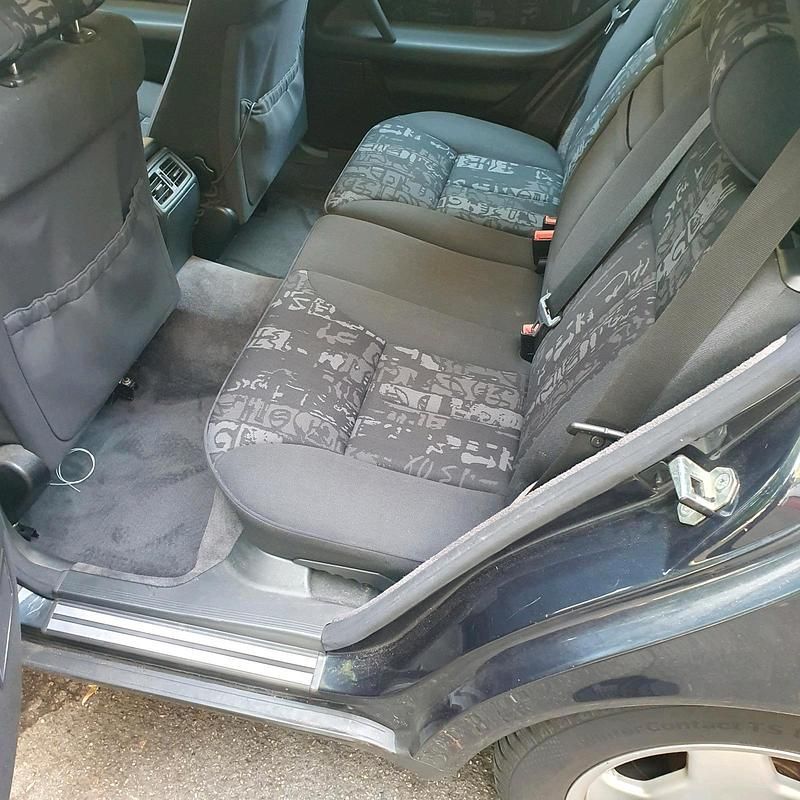 Gebraucht Mercedes E240 170 PS (125 kW) 1998 Schwarz Kombi