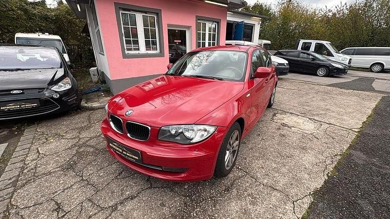 Rot Gebraucht 2011 BMW 116 Advantage Kleinwagen | 3.790 € (Fairer Preis) - Bild 1/4