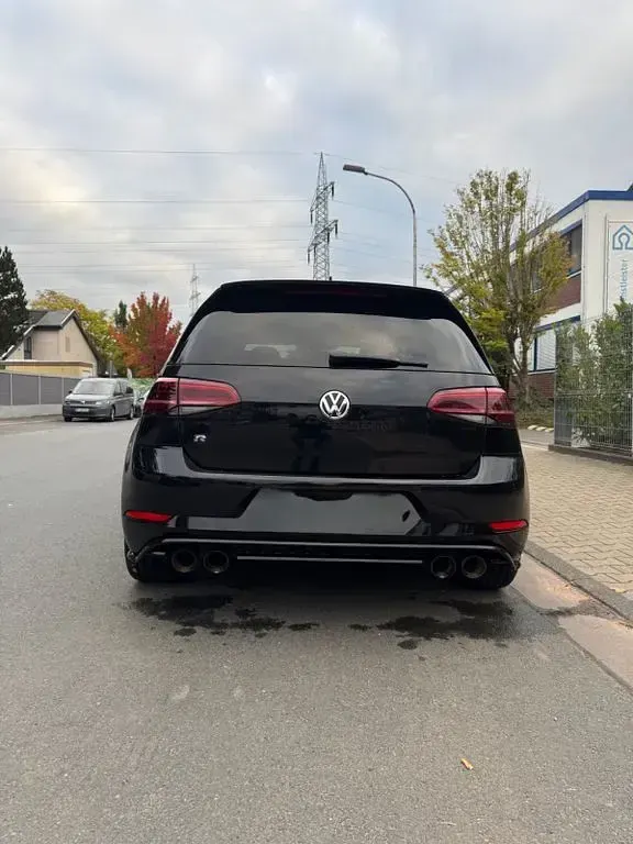 Second-hand VW Golf VII R 300 CP (220 kW) 2019 Negru Berlinǎ