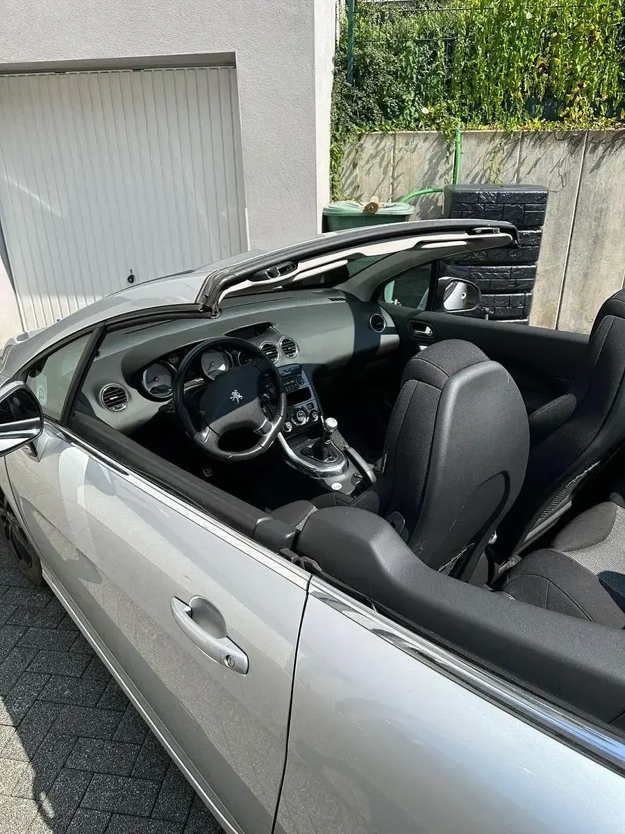 Gebraucht Peugeot 308 CC Premium 156 PS (114 kW) 2010 Silber Cabrio