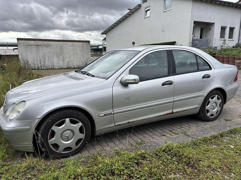 Gebraucht Mercedes C180 143 PS (105 kW) 2002 Grau Limousine