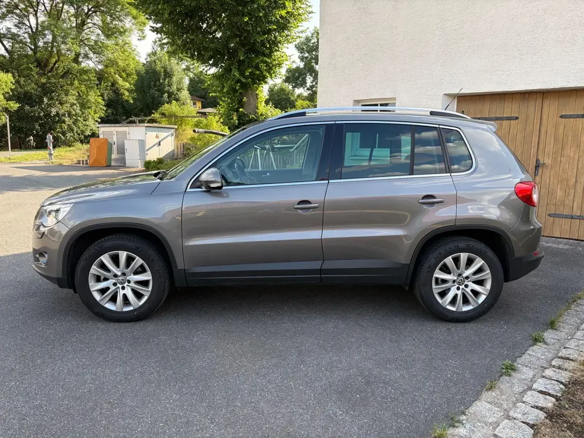 Gebraucht VW Tiguan 140 PS (102 kW) 2008 Grau SUV