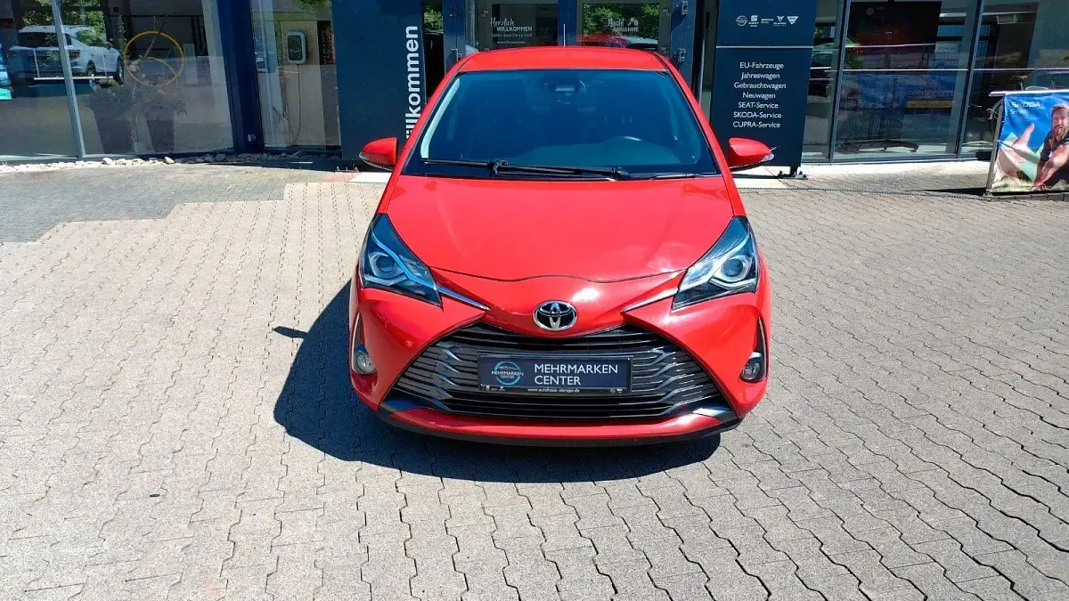 Gebraucht Toyota Yaris Club 111 PS (81 kW) 2019 Rot Kleinwagen