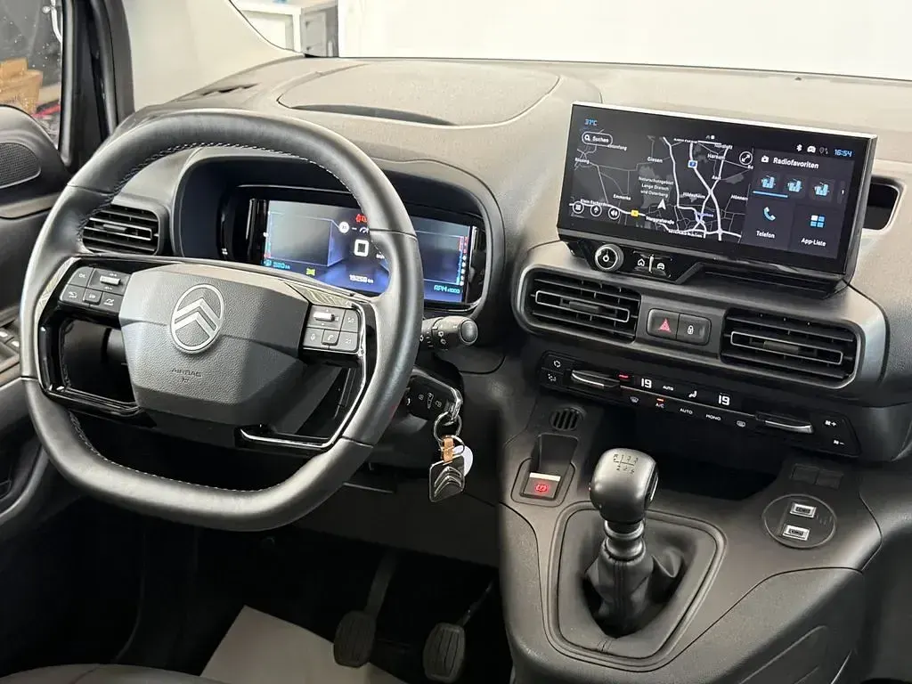 Gebraucht Citroën Berlingo 131 PS (96 kW) 2024 Schwarz Van / Kleinbus