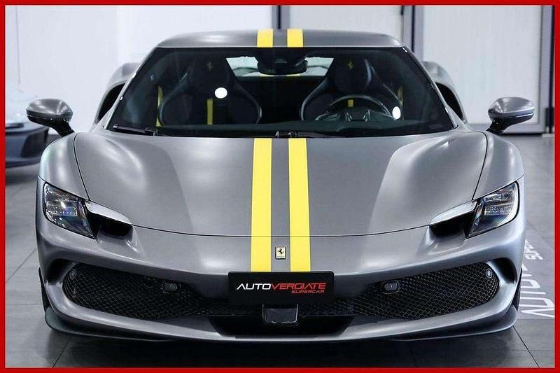 Second-hand Ferrari 296 880 CP (647 kW) 2023 Gri