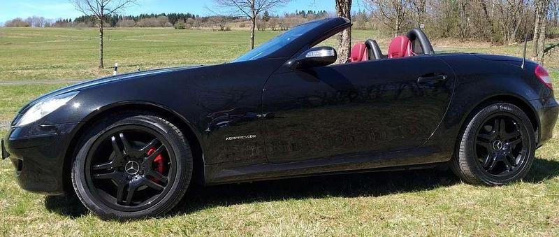 Schwarz Gebraucht 2005 Mercedes SLK200 Cabrio | 11.990 € (Teuer) - Bild 1/4