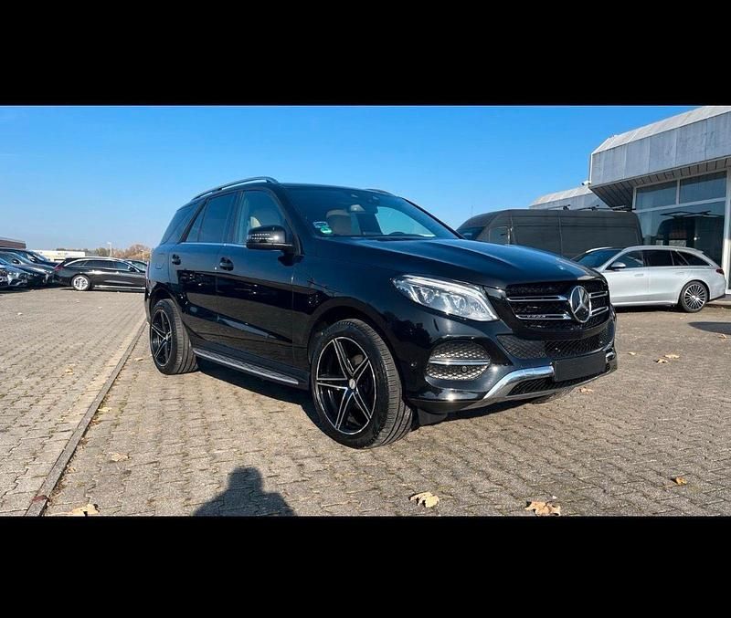 Gebraucht Mercedes GLE250 204 PS (150 kW) 2016 Schwarz SUV