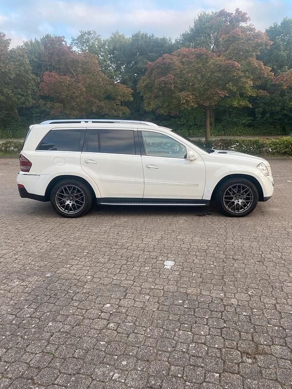 Weiß Gebraucht 2007 Mercedes GL320 SUV | 7.800 € (Fairer Preis) - Bild 1/4