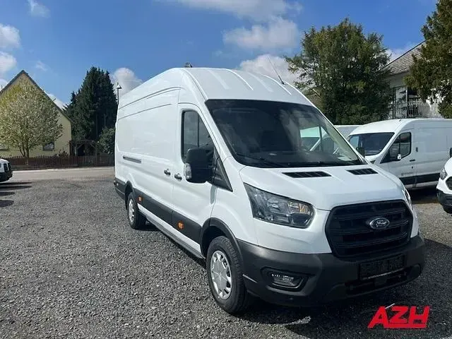 Używany Ford Transit Trend 131 KM (96 kW) 2023 Biały Minivan