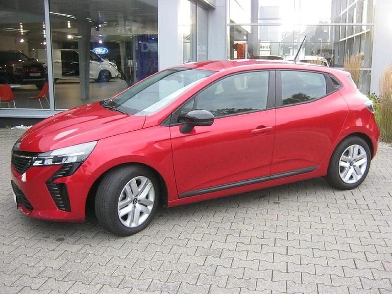 Używany Renault Clio V Evolution 91 KM (66 kW) 2024 Czerwony Sedan/Limuzyna