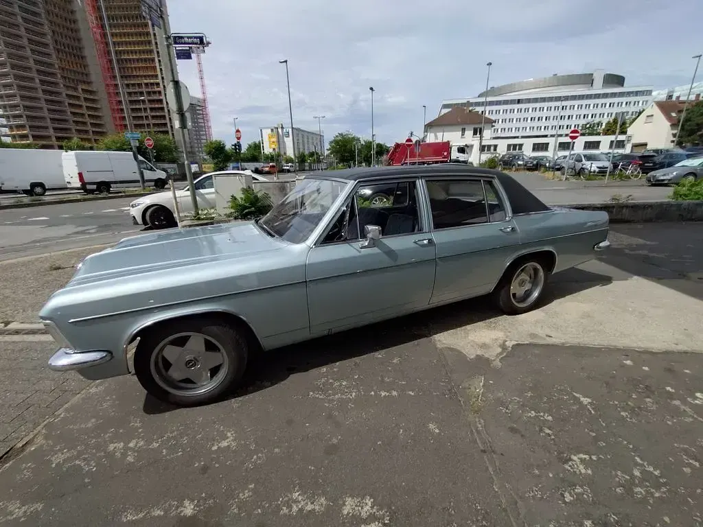Gebraucht Opel Admiral 145 PS (106 kW) 1972 Blau Limousine
