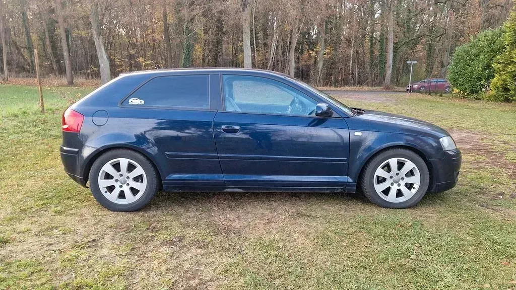 Gebraucht Audi A3 Ambiente 140 PS (102 kW) 2004 Blau Kleinwagen
