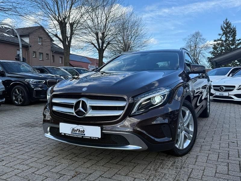 Gebraucht Mercedes GLA200 156 PS (114 kW) 2014 Braun SUV
