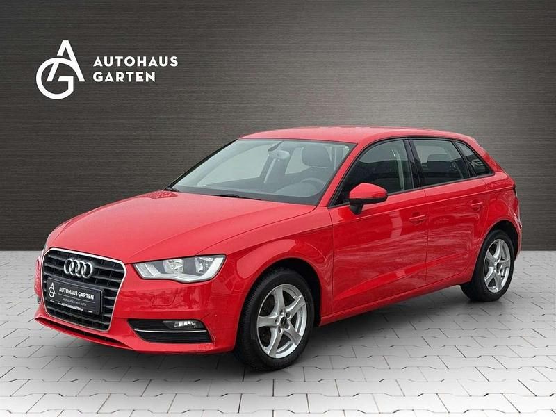 Rot Gebraucht 2015 Audi A3 Attraction Limousine | 8.950 € (Superpreis) - Bild 1/3