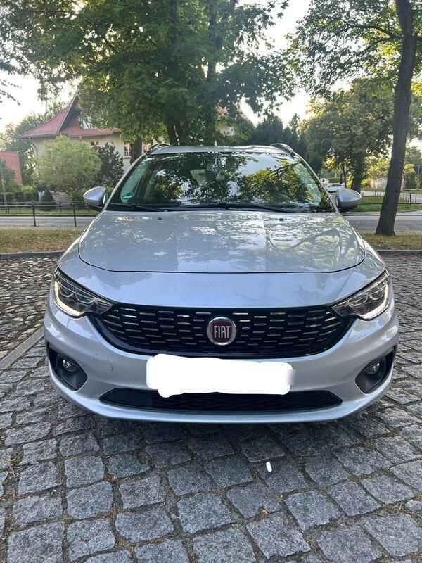 Silber Gebraucht 2017 Fiat Tipo Kombi | 7.750 € (Superpreis) - Bild 1/4