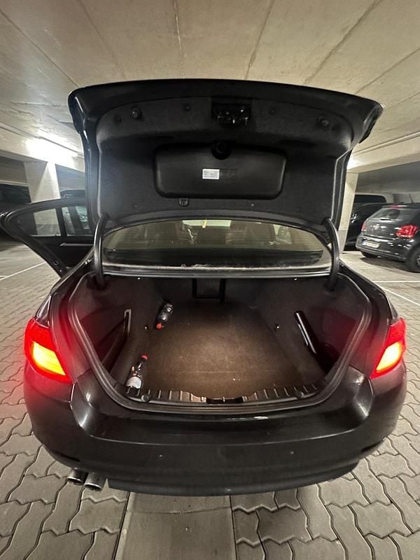 Gebraucht BMW 530 245 PS (180 kW) 2010 Schwarz Limousine