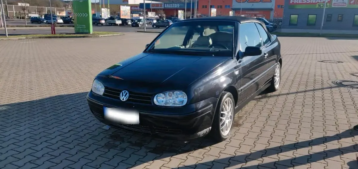 Gebraucht VW Golf 90 PS (66 kW) 2001 Schwarz Cabrio